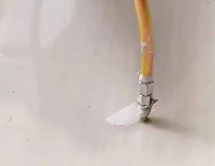 和林格尔瓷砖空鼓维修公司专业解答在瓷砖铺贴过程中，如果使用的砂料过粗（如全部使用了粗砂），可能会导致以下问题